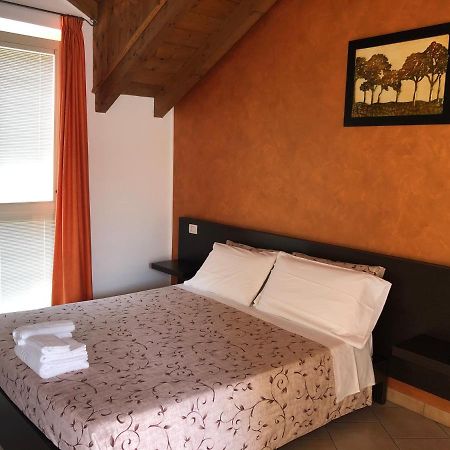 La Siesta Bed&Residence Cardano Al Campo Exterior photo