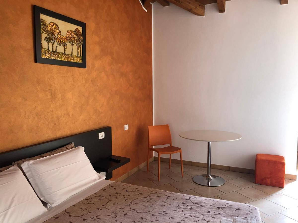 La Siesta Bed&Residence Cardano Al Campo Exterior photo